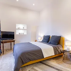 https://bb-du-couvent-chambre-aux-paons.midi-pyreneeshotels.com